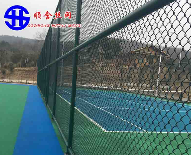 篮球足球球场围网学校体育场隔离防护栏广场公园球场围网可定制