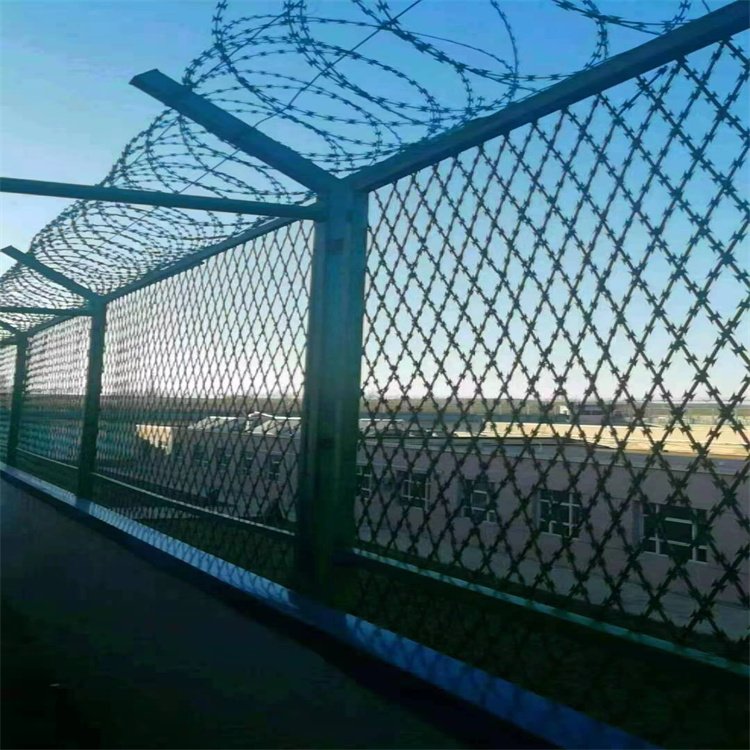 机场护栏 刀片刺绳 边防Y型柱 铁路公路防护栏 轩宇