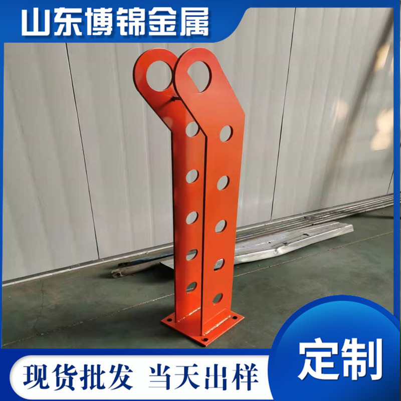铸铁护栏支架 Q345防撞立柱 不锈钢栏杆立柱 桥梁护栏钢板
