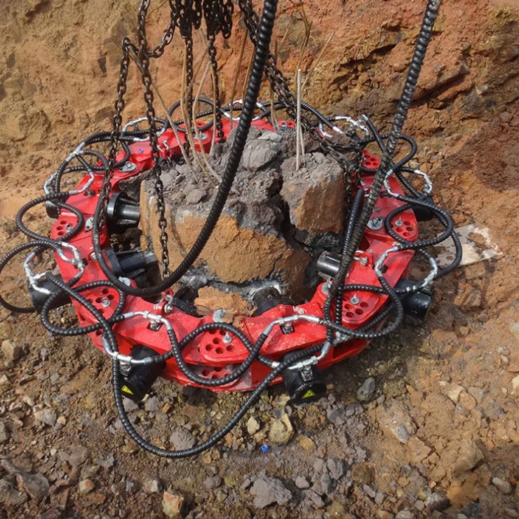 挖掘机改装破桩机器设备厂家方桩截桩机液压拆桩机