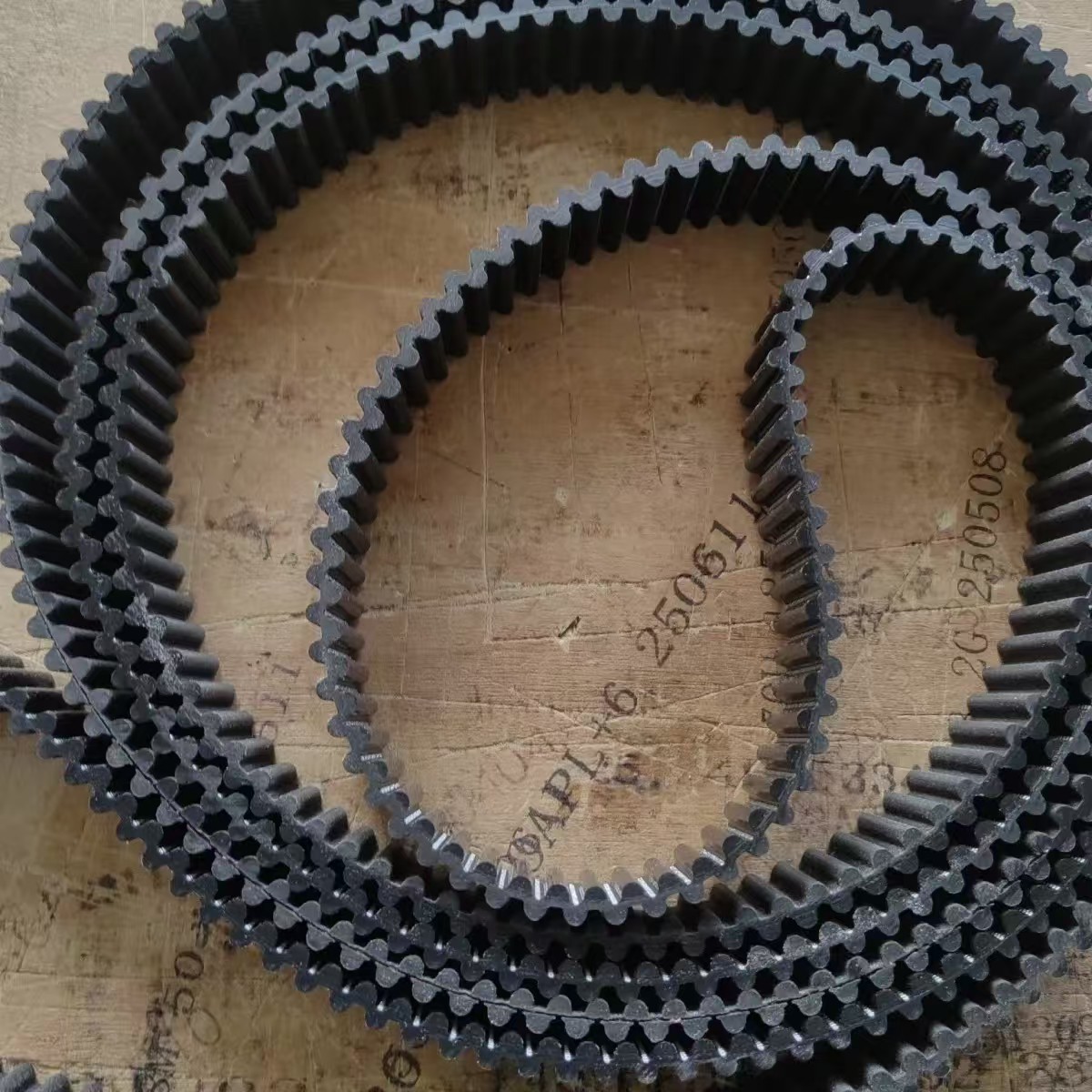 源头厂家履带双面齿同步带