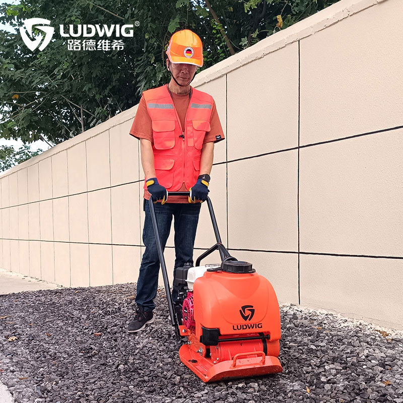 GVC60本田路面平板夯小型手扶汽油打夯机混凝土夯实机立式夯