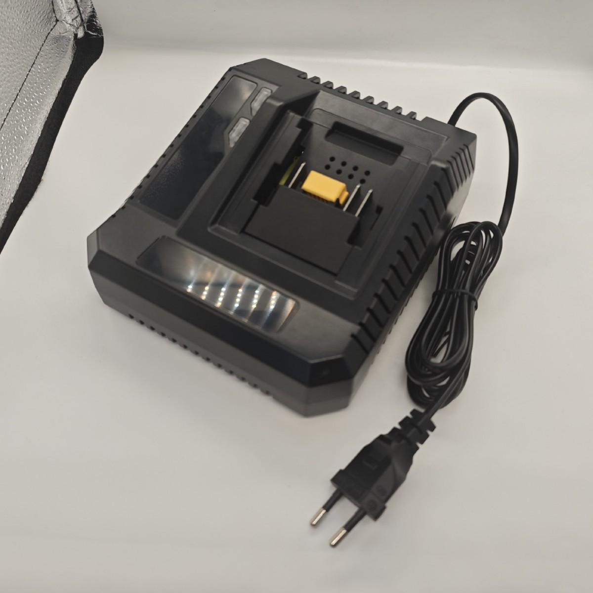 牧田款座充充电器电动扳手电钻田园工具锂电池适配器