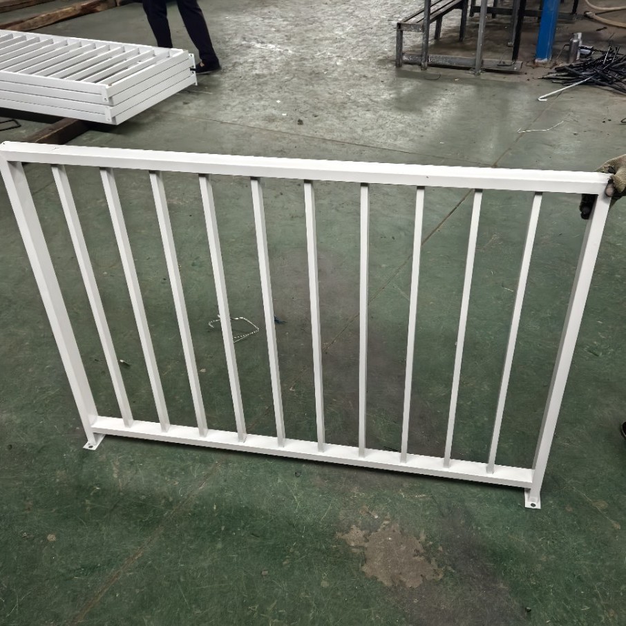 阳台护栏室外别墅庭院围栏花园简约锌钢楼梯扶手户外隔离防护栏杆